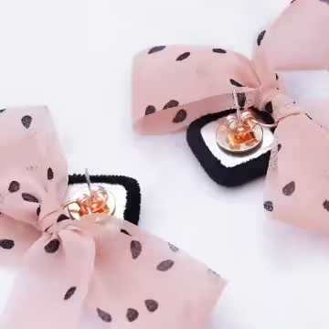 波點薄紗蝴蝶結×後掛式耳環