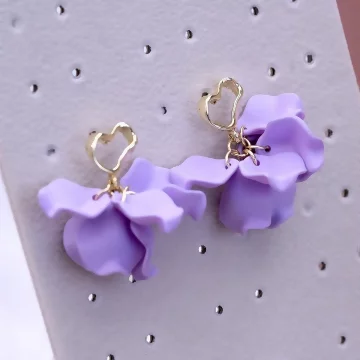 愛心紫花裙擺×吊墜耳環.avif