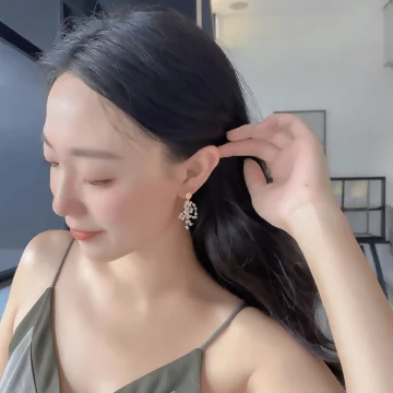 蛋黃珍珠小串流蘇×吊墜耳環.avif