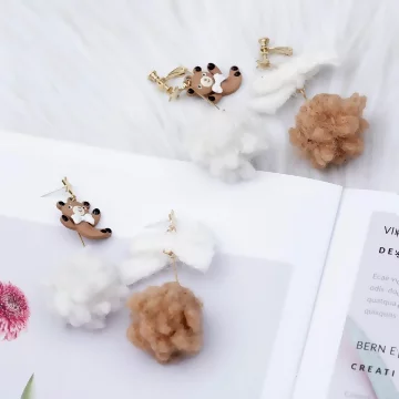 快樂小熊毛毛球×吊墜耳環.avif