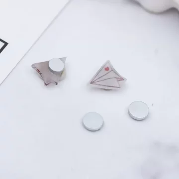 紙飛機小愛心×磁吸耳夾/裝飾小物.avif
