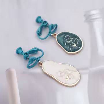 我的戀人撞色愛心&times;不對稱螺旋耳夾