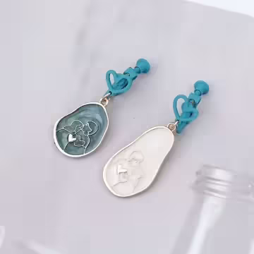 我的戀人撞色愛心&times;不對稱螺旋耳夾