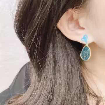 我的戀人撞色愛心&times;不對稱吊墜耳環