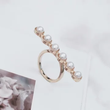 一字横向珍珠×戒指.avif