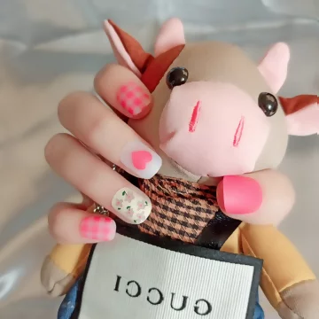 粉桃格子小花霧面×穿戴式手指甲片×二十四入 .avif