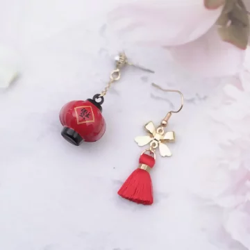 福到燈籠鈴鈴噹×不對稱吊墜耳環.avif