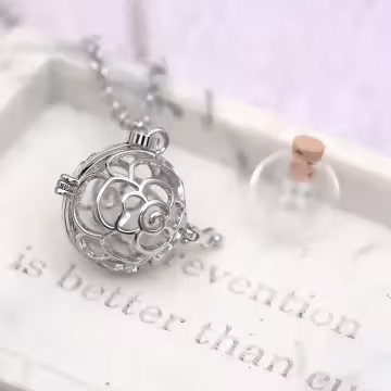 嬌豔玫瑰花×薰香玻璃寶瓶×長項鍊