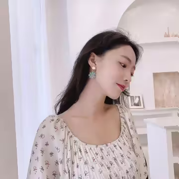 綠色雛菊小花×螺旋耳夾