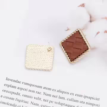 皮革紋咖色菱形×耳環