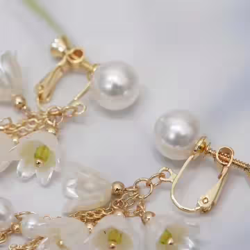 鈴蘭花搖曳珍珠×螺旋耳夾