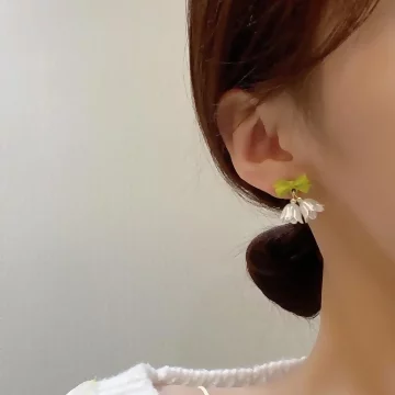 綠葉領結鈴蘭花×吊墜耳環.avif