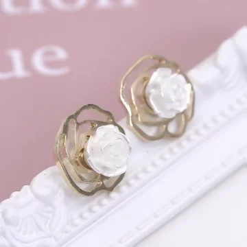 立體白玫瑰×耳環.avif