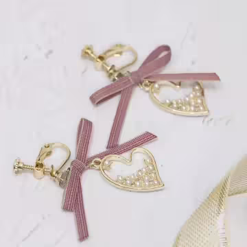 絲帶蝴蝶結愛心小珍珠×螺旋耳夾×共二色