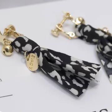 黑白豹紋布藝LOVE×螺旋耳夾.avif