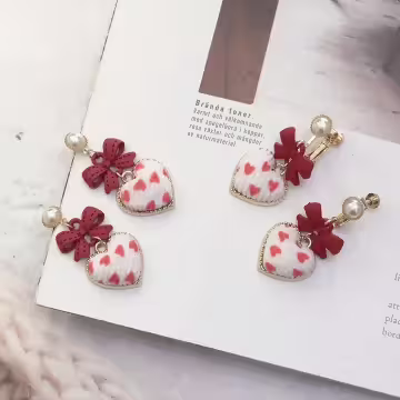 紅結絨布愛心&times;吊墜耳環