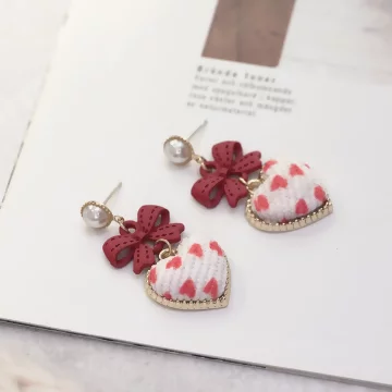 紅結絨布愛心×吊墜耳環.avif