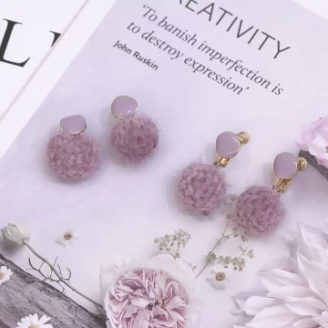 粉紫毛毛球×吊墜耳環.avif