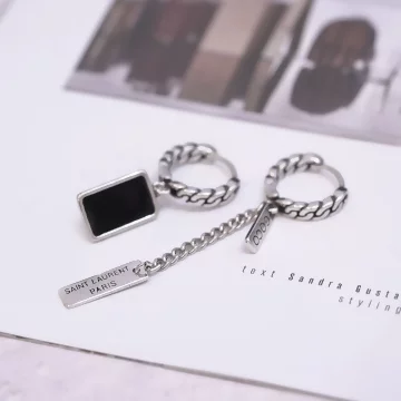 黑長方鍊條字母×吊墜耳扣.avif