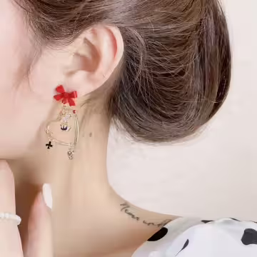 紅領結愛心撲克牌兔子×不對稱吊墜耳環