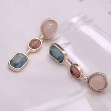 彩色琉璃寶石×不對稱吊墜耳環