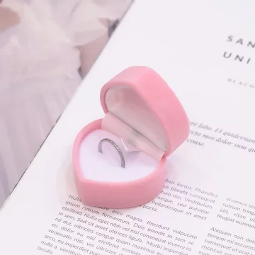 粉翼愛心×適用戒指/耳釘/項鍊/手鍊×絨布盒.avif