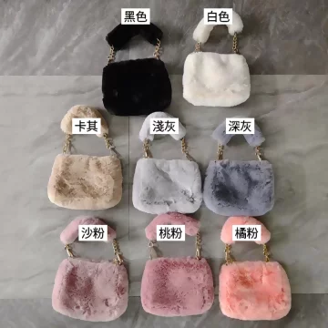 手提小巧毛絨絨×鍊條斜背包×黑色.avif