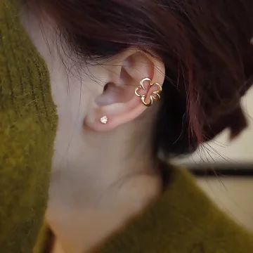 花朵輪廓×U型耳夾.avif