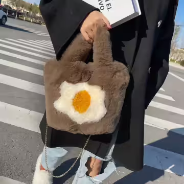毛絨絨荷包蛋×鍊條斜背包×咖啡