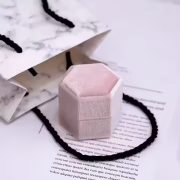 絲絨六角型×適用對戒×絨布盒×粉紅