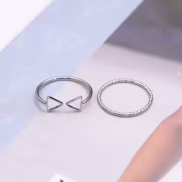 銀色幾何三角形×四套件戒指組