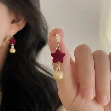 紅絲絨星星鈴鐺×吊墜耳環.avif