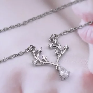 925銀飾×梅花鹿×鎖骨項鍊.avif