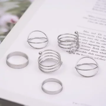 多層螺旋彈簧×六套件戒指組 .avif