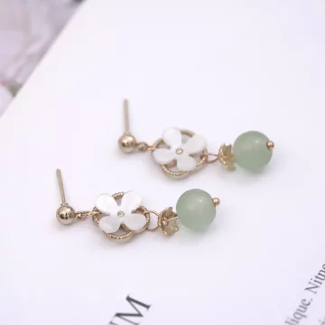小白花古典綠珠×吊墜耳環.avif