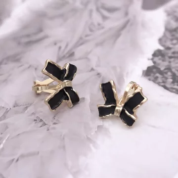 黑色金邊蝴蝶結×三角耳夾.avif