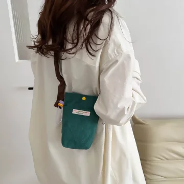 燈芯絨撞色街頭包×斜背包×深綠色.avif
