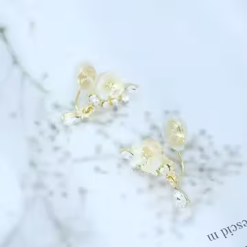 梅花閃鑽淚滴×蚊香盤U型耳夾