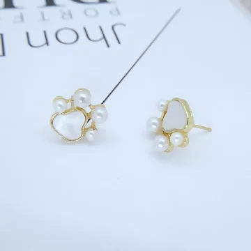 珍珠肉球×耳環.avif