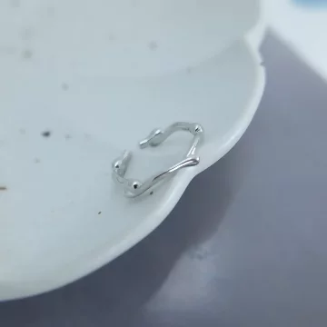 925銀飾×枝芽交錯×開口戒指.avif