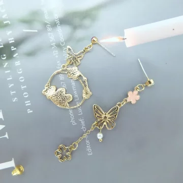 粉櫻追蝶×不對稱吊墜耳環.avif