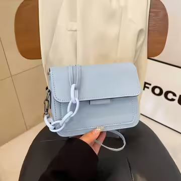 不對稱背帶掀蓋小方包×斜背包×藍色