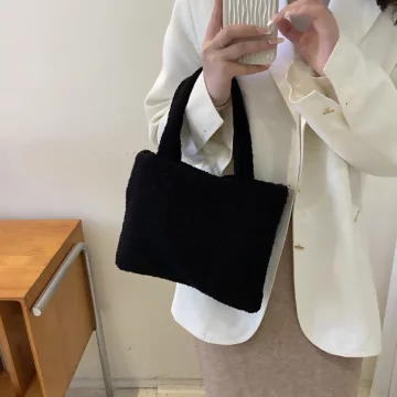 莫蘭迪絨毛小手提×手提袋×黑色.avif
