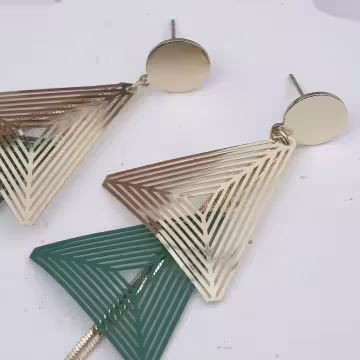 撞色鏤空雙層三角型×吊墜耳環 