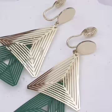 撞色鏤空雙層三角型×蚊香盤U型耳夾