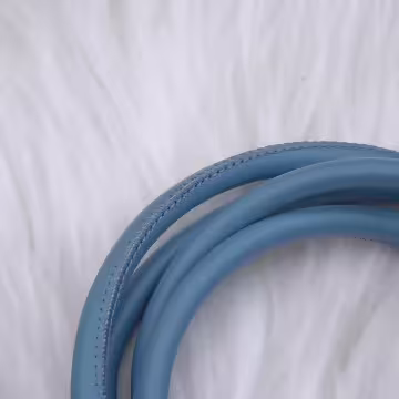 單色簡約皮革×手機斜背雙勾掛繩×藍色