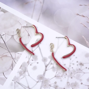 安可拉復古紅心×後掛式吊墜耳環 .avif