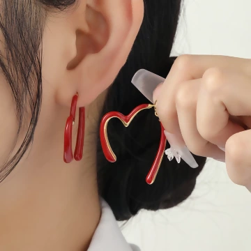 安可拉復古紅心×後掛式吊墜耳環 .avif