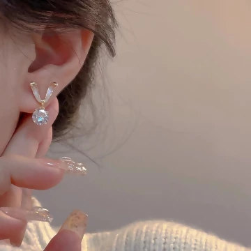 兔耳V字晶鑽×吊墜耳環 .avif