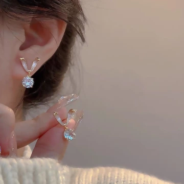 兔耳V字晶鑽×吊墜耳環 .avif